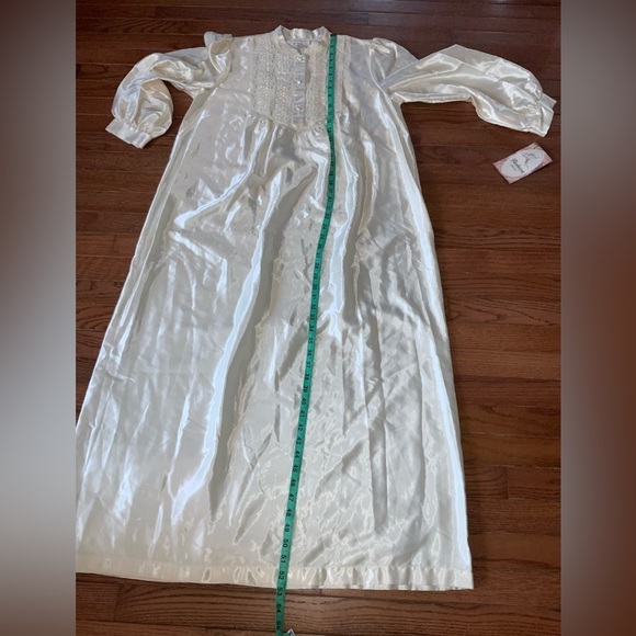 Vintage NWT Barbizon Cream Off-White Ivory Long Sleeve Night Gown with Lace - Picture 10 of 10